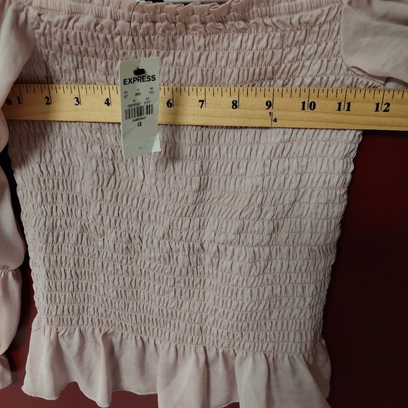 NWT Express Off The Shoulder Light Pink Long Statement Sleeves Top - Size XS - Picture 4 of 5